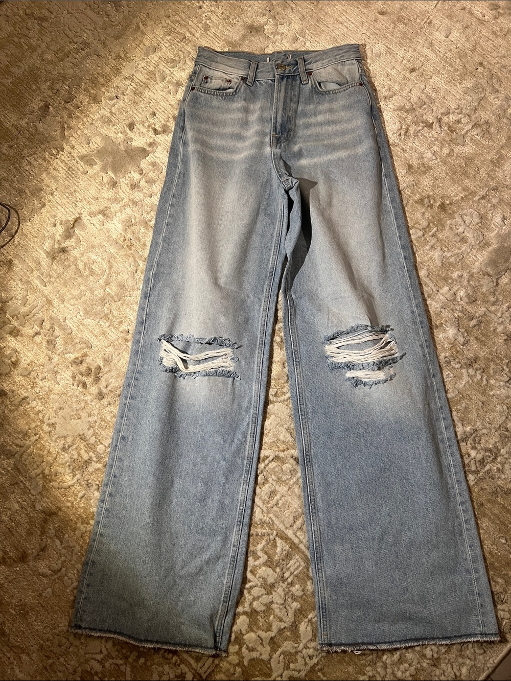 Light Wash Ripped Wide-Leg Women's Jeans